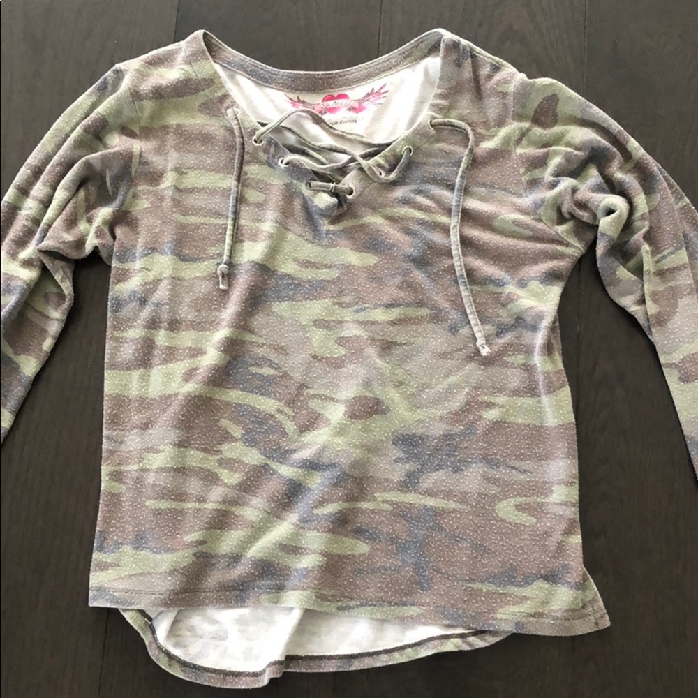 women’s camo long sleeve